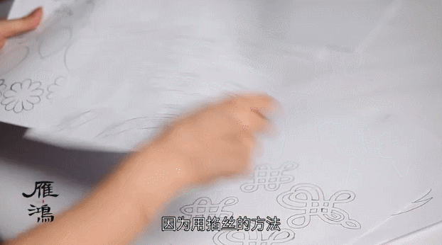 95后小姐姐用易拉罐和羽毛作凤冠,圈粉23万粉丝,美的要逆天! 第7张 95后小姐姐用易拉罐和羽毛作凤冠,圈粉23万粉丝,美的要逆天! 第7张