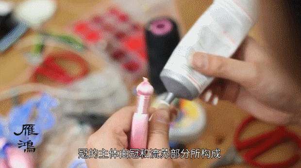 95后小姐姐用易拉罐和羽毛作凤冠,圈粉23万粉丝,美的要逆天! 第21张 95后小姐姐用易拉罐和羽毛作凤冠,圈粉23万粉丝,美的要逆天! 第21张